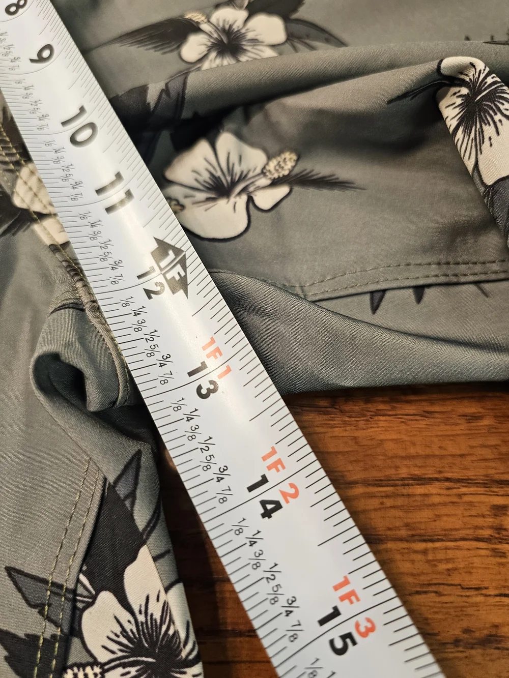 Hurley Men's Gray Floral Swim Board Shorts